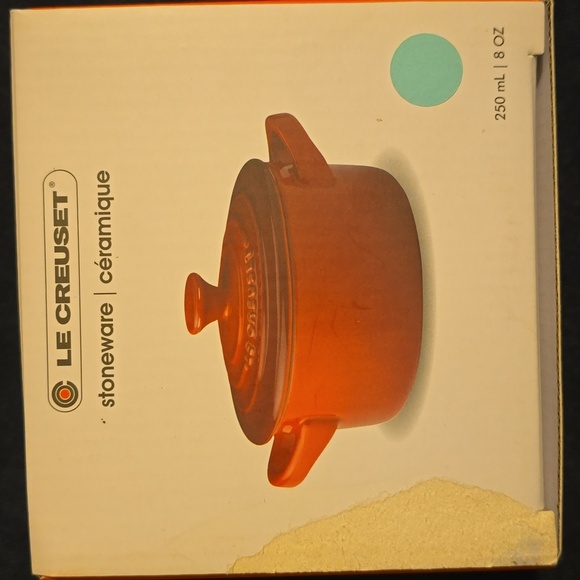 $Le Creuset Signature Petite Cocotte, 8 oz.Retail Price $31.95US,Color Ca… - Picture 4 of 15